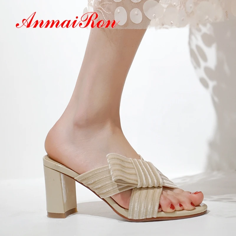 ANMAIRON 2019 New Arrival Women High Heel Slippers Flock Solid Summer Outside Women Shoes Size 34-39 LY2478
ANMAIRON 2019 New Arrival Women High Heel Slippers Flock Solid Summer Outside Women Shoes Size 34-39 LY2478