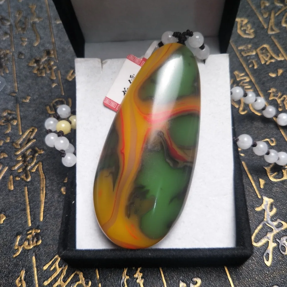 Send A-level national certificate Natural colorful jade original stone pendant Three-color pendant chain Can do hand play pieces
Send A-level national certificate Natural colorful jade original stone pendant Three-color pendant chain Can do hand play pieces