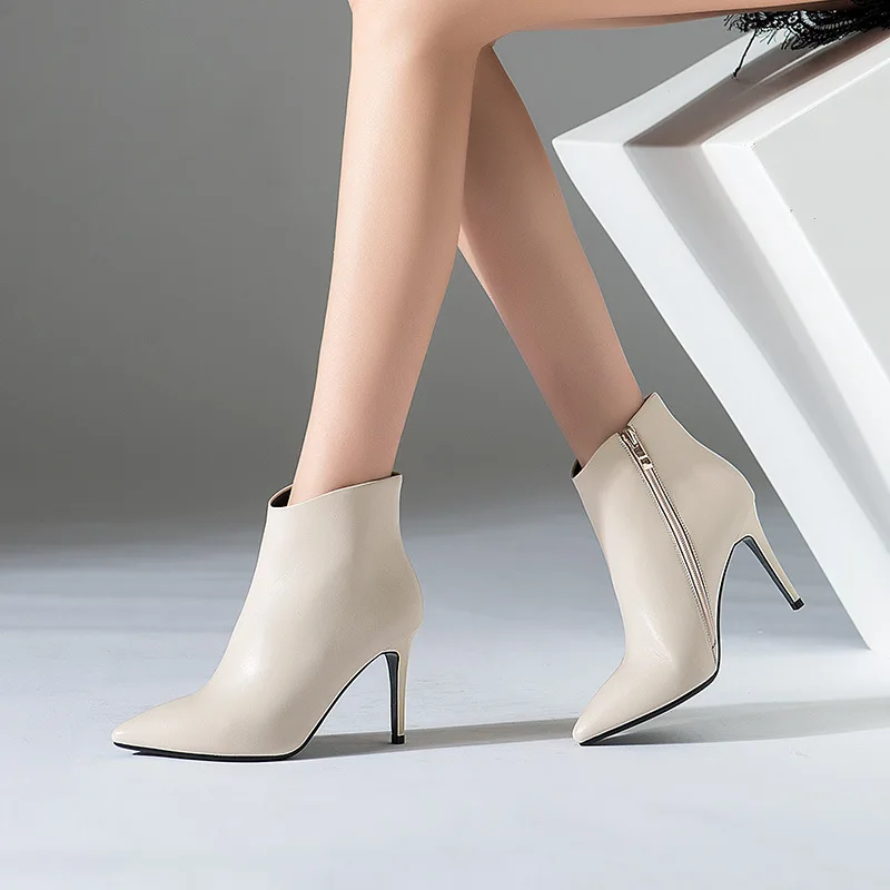 New 2018 Fashion Pointed Toe Boots Female Genuine Leather Zip Ankle Boots Women High Heel Short Boots
New 2018 Fashion Pointed Toe Boots Female Genuine Leather Zip Ankle Boots Women High Heel Short Boots