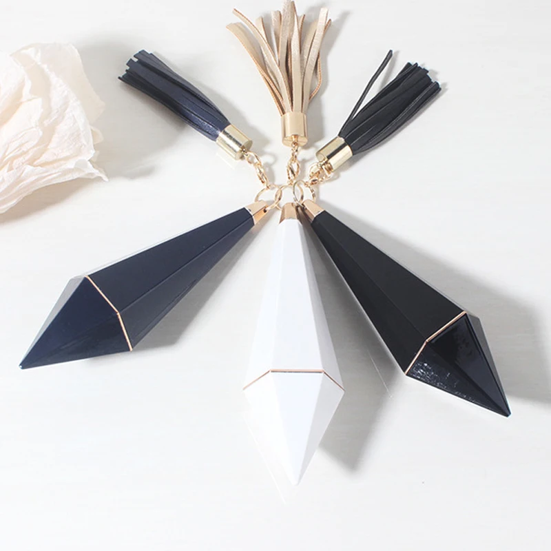 DIY Lipstick Tubes With Tassel lips Tube Empty Lip BalmTubes Diamond Black White Blue Refillable Cosmetic Packaging 100pcs/lot
DIY Lipstick Tubes With Tassel lips Tube Empty Lip BalmTubes Diamond Black White Blue Refillable Cosmetic Packaging 100pcs/lot