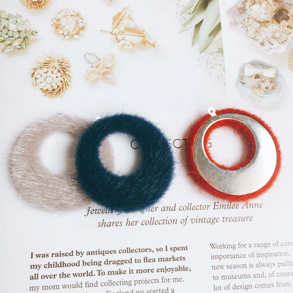 Wool Round Eardrop Earrings Flat Back Necklace Pendant Accessories Supplies for Jewelry Making Material 8pcs
Wool Round Eardrop Earrings Flat Back Necklace Pendant Accessories Supplies for Jewelry Making Material 8pcs