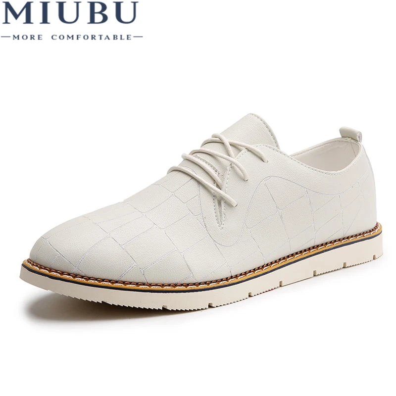 MIUBU Fashion Men Leather Shoes England Vintage Formal Office Male Brogue Shoes Casual Mixed Colors Wedge Heels Wedding Shoes
MIUBU Fashion Men Leather Shoes England Vintage Formal Office Male Brogue Shoes Casual Mixed Colors Wedge Heels Wedding Shoes