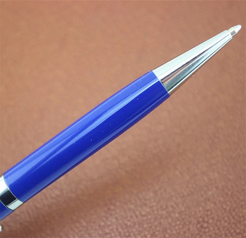 1Pcs Blue and silver Ballpoint Pen Luxury Metal Ballpoint Pens with 0.7mm Black Refill Free Shipping
1Pcs Blue and silver Ballpoint Pen Luxury Metal Ballpoint Pens with 0.7mm Black Refill Free Shipping
