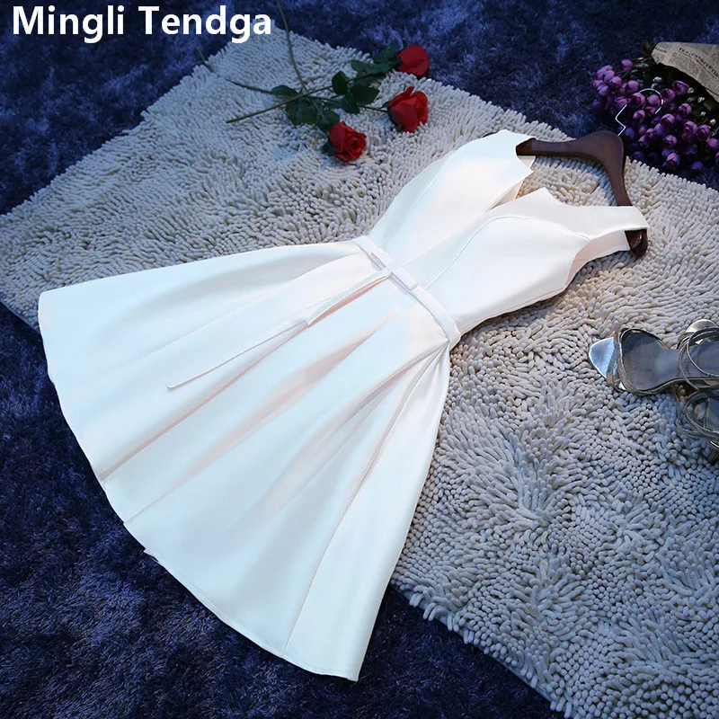 Mingli Tengda Elegant Satin Bridesmaid Dresses Short V Neck Bridesmaid Dress Plus Size A-Line Wedding Party Dress with Pocket
Mingli Tengda Elegant Satin Bridesmaid Dresses Short V Neck Bridesmaid Dress Plus Size A-Line Wedding Party Dress with Pocket