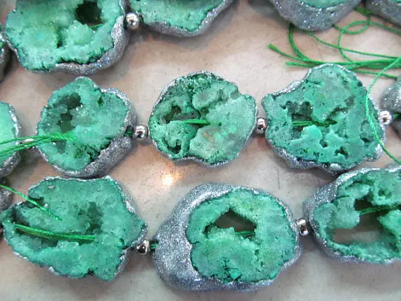high quality Silver Gold Druzy Drusy Crystal Agate Slab Stone purple violet Pendant Beads Full Strand 40-70mm
high quality Silver Gold Druzy Drusy Crystal Agate Slab Stone purple violet Pendant Beads Full Strand 40-70mm