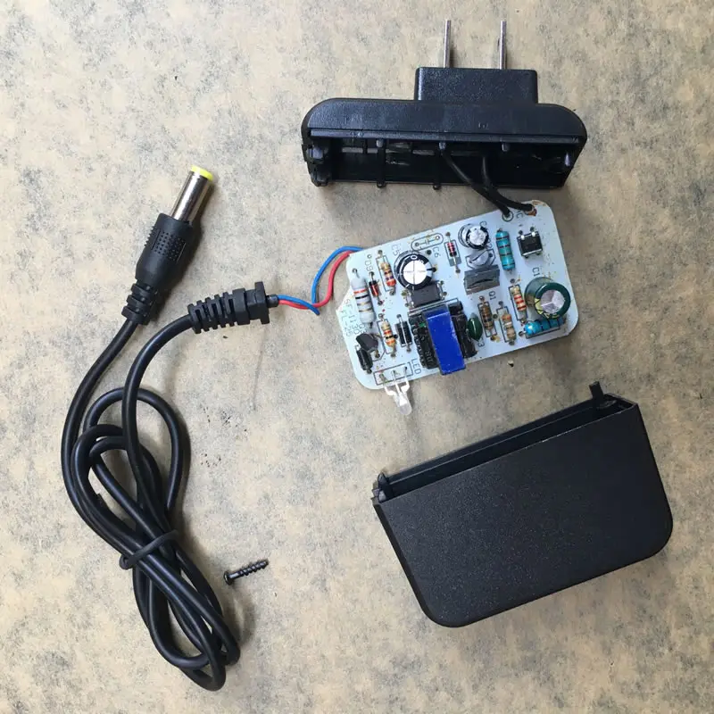 Wholesale 100PCS AC DC AAdapter DC 12V 500mah 0.5A AC 110-240V Converter Adapter Charger Power Supply EU Plug Black
Wholesale 100PCS AC DC AAdapter DC 12V 500mah 0.5A AC 110-240V Converter Adapter Charger Power Supply EU Plug Black