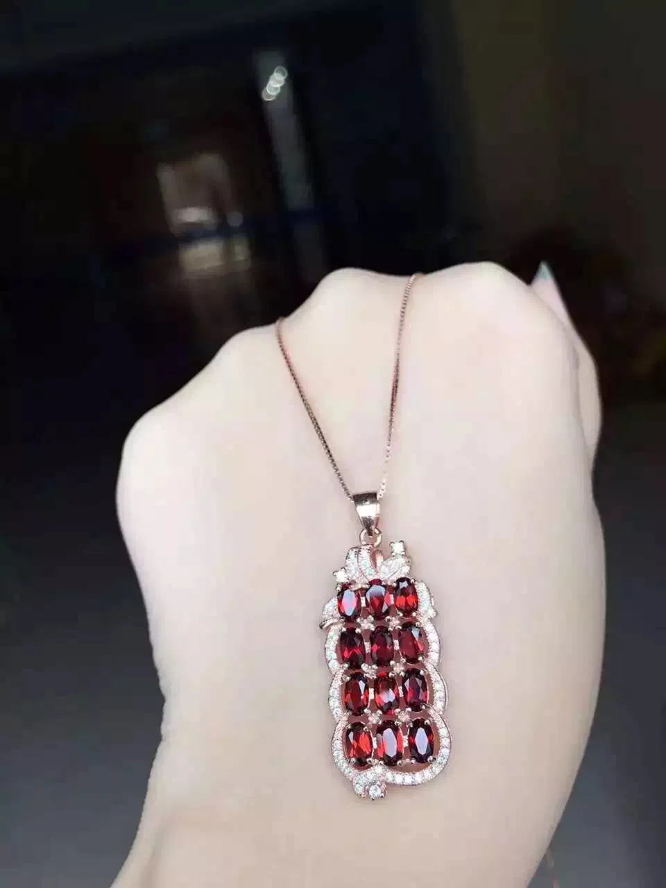 natural red garnet pendant S925 silver Natural gemstone Pendant Necklace trendy elegant Grape string women party girl jewelry
natural red garnet pendant S925 silver Natural gemstone Pendant Necklace trendy elegant Grape string women party girl jewelry