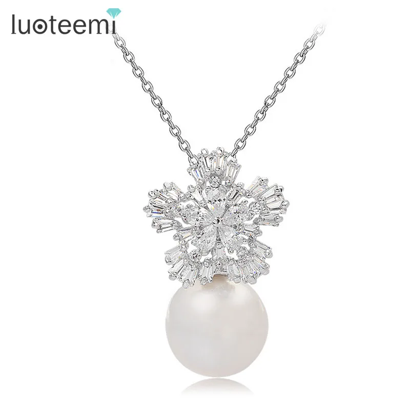LUOTEEMI Hot Sale Enegant Handmade Imitation Pearl with CZ Snowflake Pendant Necklace for Women Fashion 2016 Jewelry Gift
LUOTEEMI Hot Sale Enegant Handmade Imitation Pearl with CZ Snowflake Pendant Necklace for Women Fashion 2016 Jewelry Gift