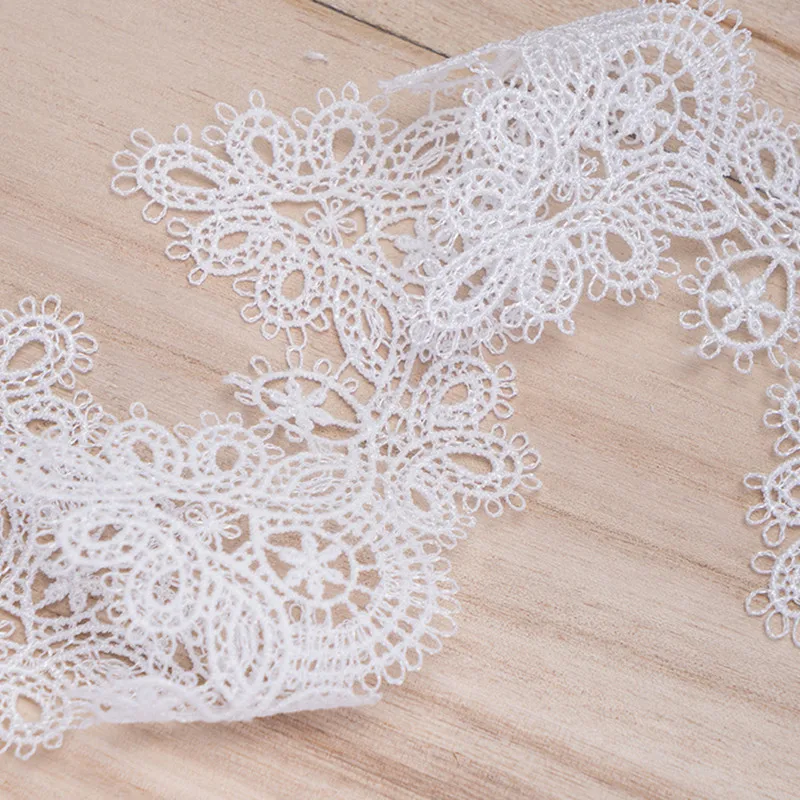 Light ivory 5.5CM Embroidery guipure lace trim for sewing dress and veils's material
Light ivory 5.5CM Embroidery guipure lace trim for sewing dress and veils's material