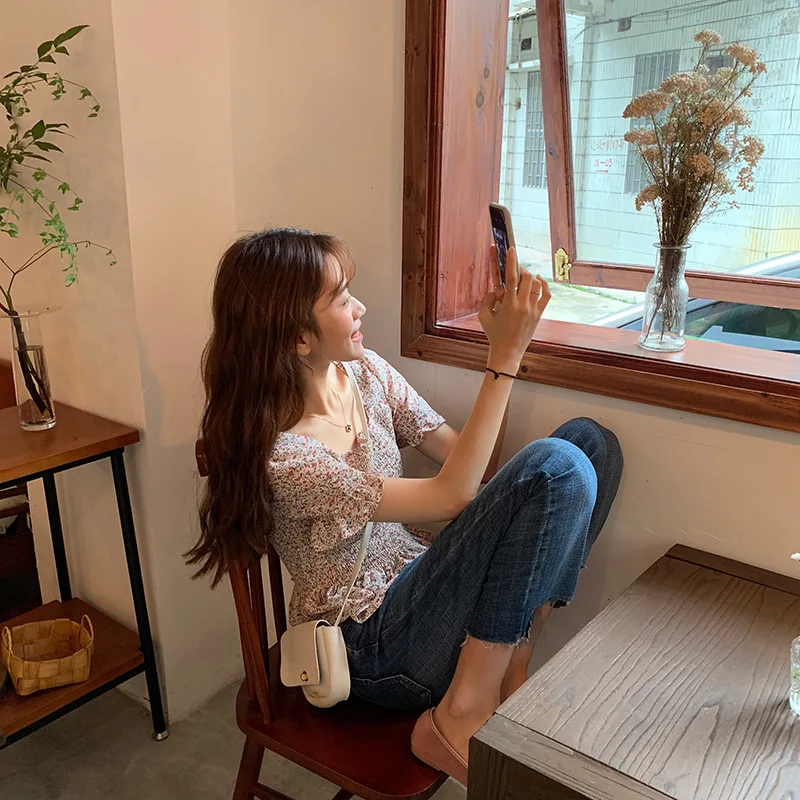 Vintage French Style Floral Chiffon Blouse Women Square Neck Puffed Crop Smocking Tops Summer
Vintage French Style Floral Chiffon Blouse Women Square Neck Puffed Crop Smocking Tops Summer