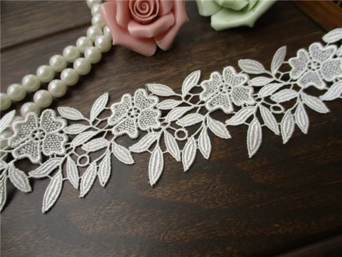 5 meters/lot The new hot beige high quality polyester Lace trim four leaf floral water soluble lace DIY accessories
5 meters/lot The new hot beige high quality polyester Lace trim four leaf floral water soluble lace DIY accessories