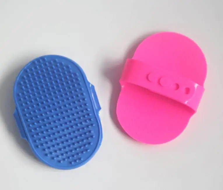 Pet dog bathing brush, Teddy golden cat kitten bathing device, massage gloves, brush, beauty and cleaning products.
Pet dog bathing brush, Teddy golden cat kitten bathing device, massage gloves, brush, beauty and cleaning products.