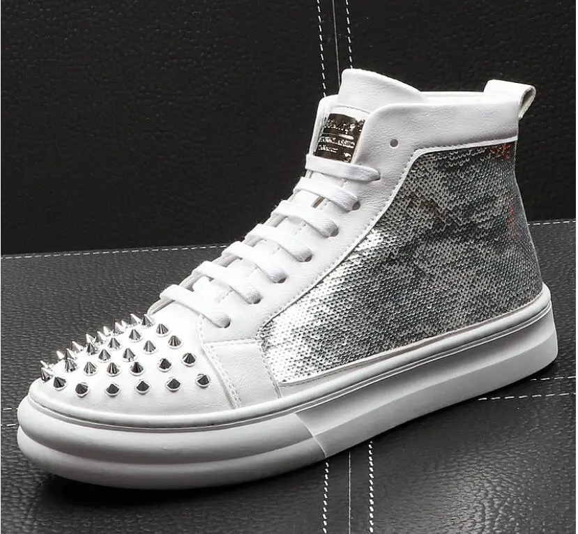 Высококачественная модная мужская обувь с высоким верхом в британском стиле, золотые туфли с заклепками, мужская повседневная Роскошная об...
Высококачественная модная мужская обувь с высоким верхом в британском стиле, золотые туфли с заклепками, мужская повседневная Роскошная об...