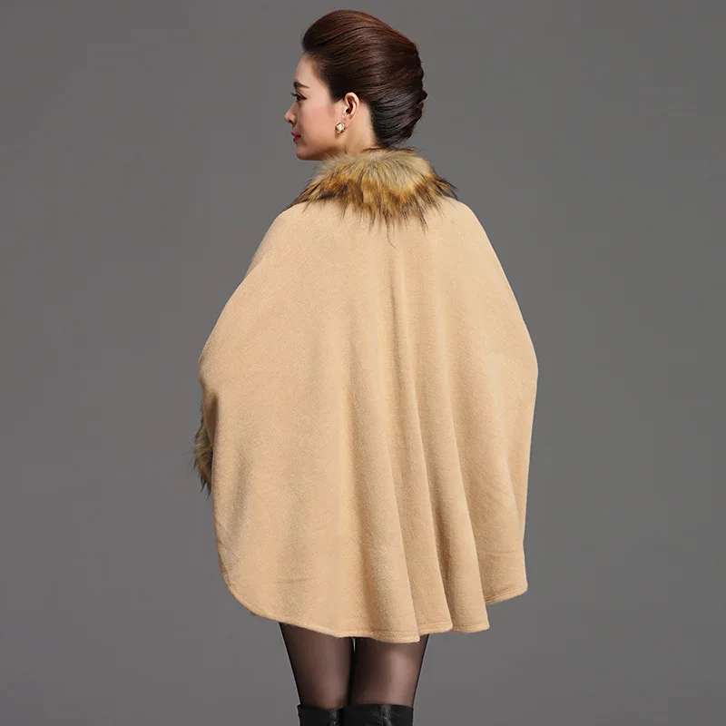 2017 autumn winter Imitation raccoon fur collar Faux fur women's capes and ponchoes long fur coat female knitted cardigan
2017 autumn winter Imitation raccoon fur collar Faux fur women's capes and ponchoes long fur coat female knitted cardigan