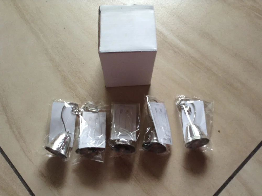 wedding favor and decoration--Charming Chrome Bell Place Card/Photo Holder with Dangling Heart Charm party favor 80pcs/lot
wedding favor and decoration--Charming Chrome Bell Place Card/Photo Holder with Dangling Heart Charm party favor 80pcs/lot