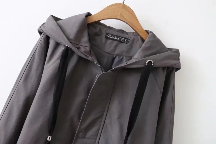 Plus Size Female Windbreaker 2020 New Spring Autumn Korean Hooded Long Trench Coat Female Loose Large Size Coats Women Clothing
Plus Size Female Windbreaker 2020 New Spring Autumn Korean Hooded Long Trench Coat Female Loose Large Size Coats Women Clothing