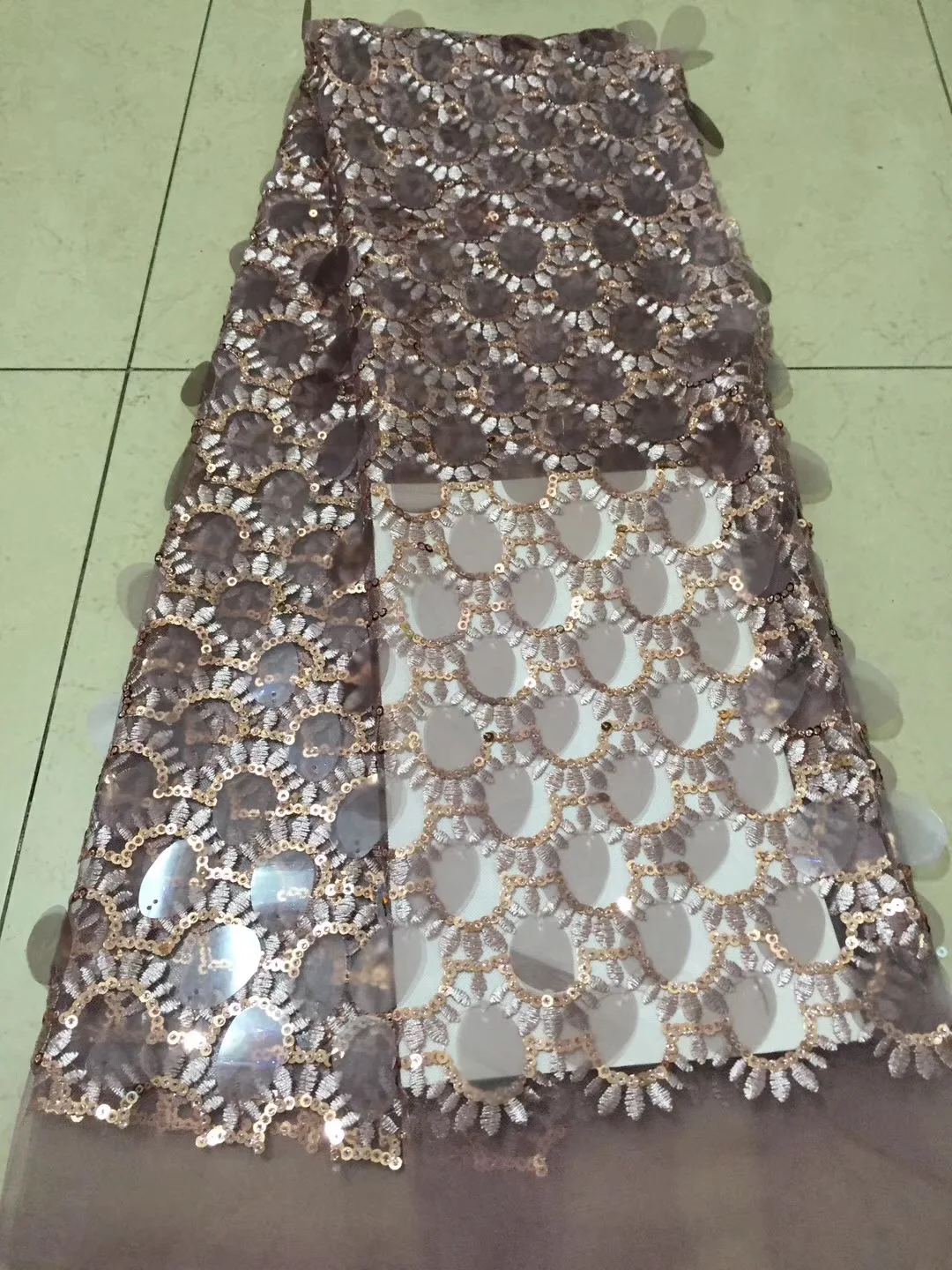 Flash French Nigeria lace fabric 2018 high quality sequined tulle African lace fabric wedding African French tulle lace CD2595
Flash French Nigeria lace fabric 2018 high quality sequined tulle African lace fabric wedding African French tulle lace CD2595