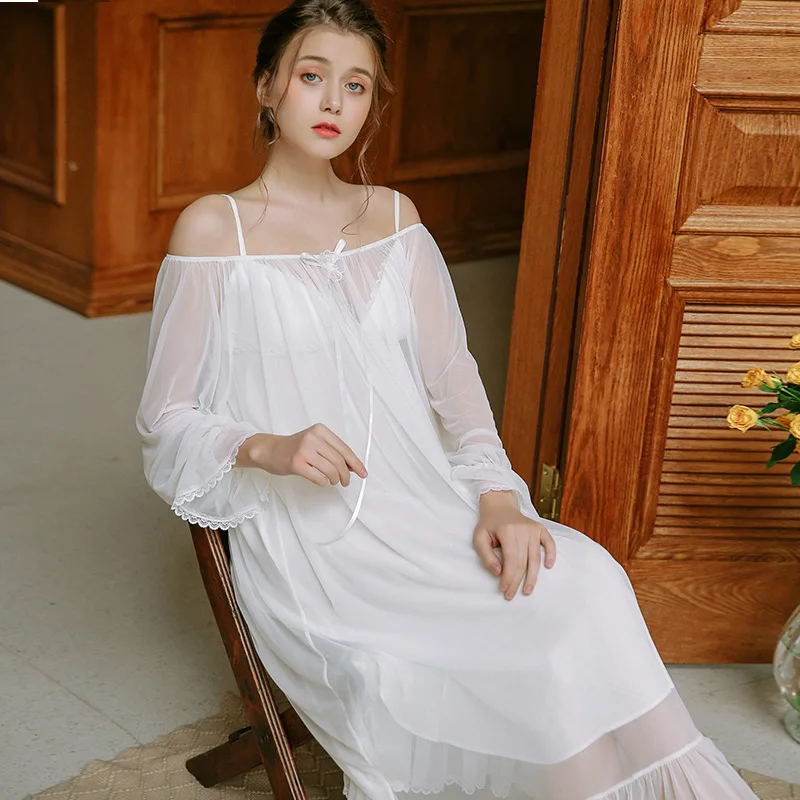 Cute Princess Pyjamas Two-Piece Female Spring Bud Silk Yarn Sexy Court Retro Sleeping Dress Woman's Sleepwear Nightgowns HZL61
Cute Princess Pyjamas Two-Piece Female Spring Bud Silk Yarn Sexy Court Retro Sleeping Dress Woman's Sleepwear Nightgowns HZL61