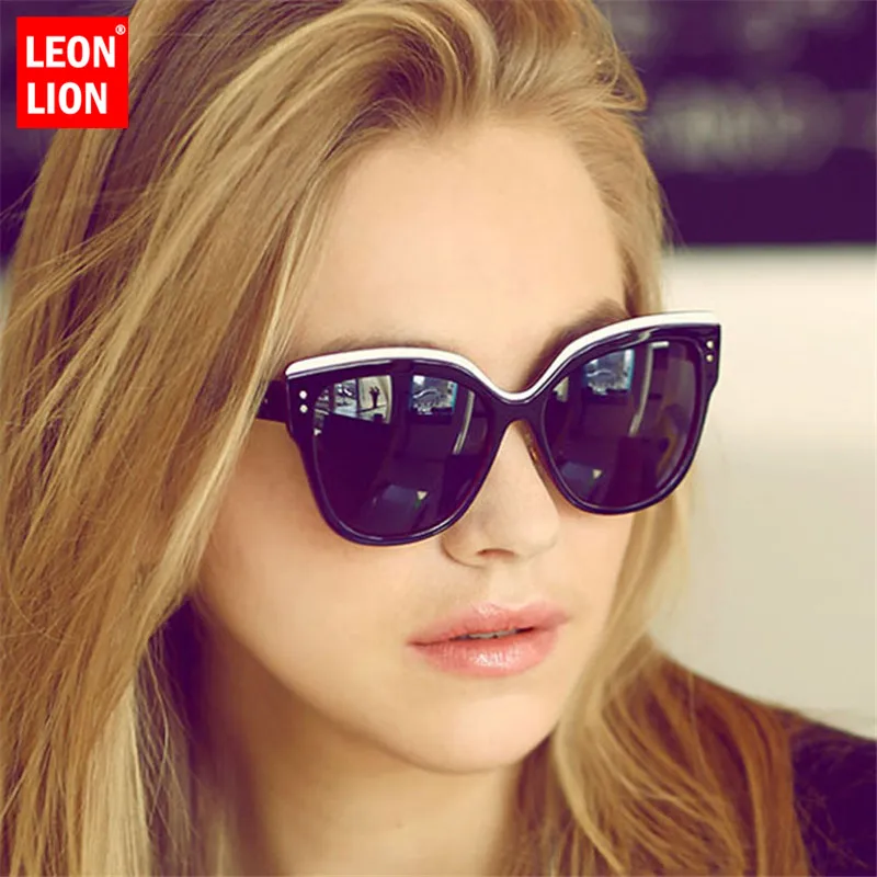 Leonlion 2021 Square Big Frame Sunglasses Women Cat Eye Glasses For Women Classic Wild Photochromic Mirror Small Fac Unisex
Leonlion 2021 Square Big Frame Sunglasses Women Cat Eye Glasses For Women Classic Wild Photochromic Mirror Small Fac Unisex