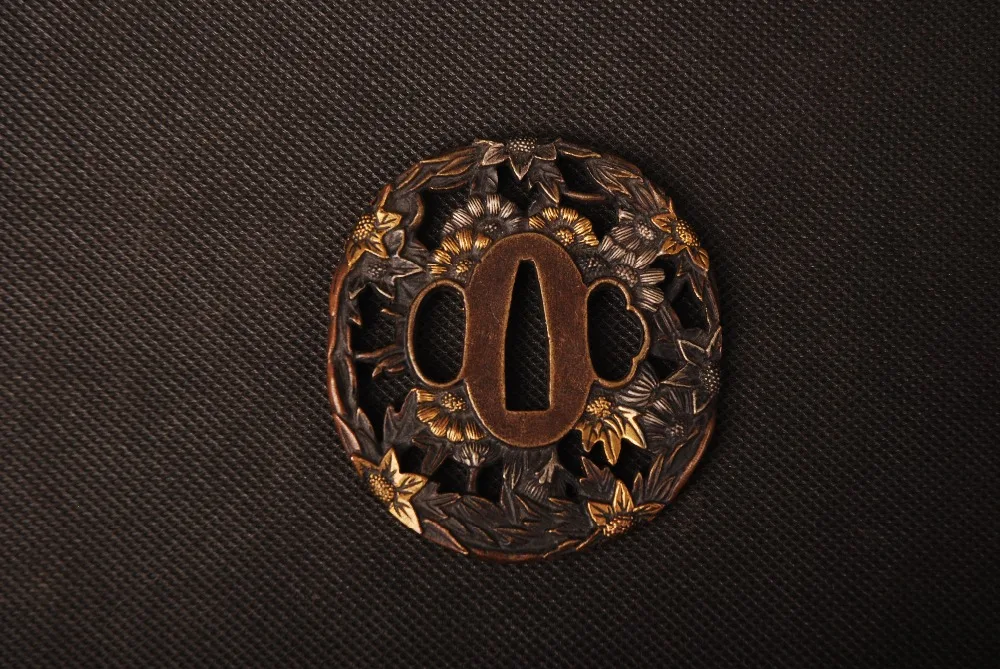 Delicate Sword Fitting Gold & Silver Tsuba Hand Guard for Japanese Sword Samurai Katana or Wakizashi Carved Plants Metal Craft
Delicate Sword Fitting Gold & Silver Tsuba Hand Guard for Japanese Sword Samurai Katana or Wakizashi Carved Plants Metal Craft