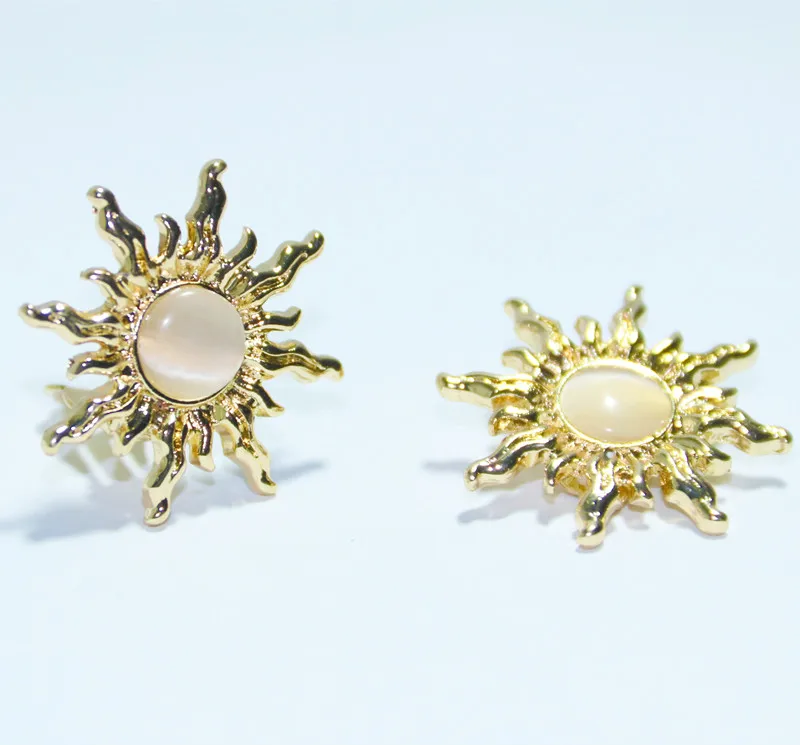 Amulet Ear Clips Golden Sun Goddess Clip Earrings Without Piercing Jewelry Earrings Store
Amulet Ear Clips Golden Sun Goddess Clip Earrings Without Piercing Jewelry Earrings Store