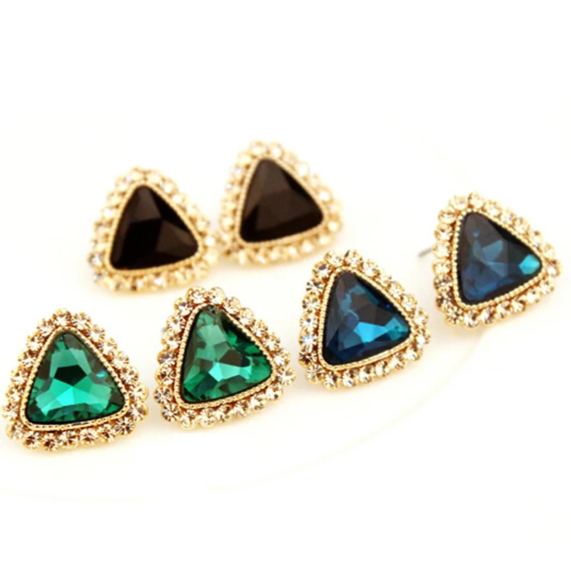 3 Colors Treasured Triangle Shaped Big Rhinestone Crystal Golden Stud Earrings for Women Fashion piercing Jewelry
3 Colors Treasured Triangle Shaped Big Rhinestone Crystal Golden Stud Earrings for Women Fashion piercing Jewelry