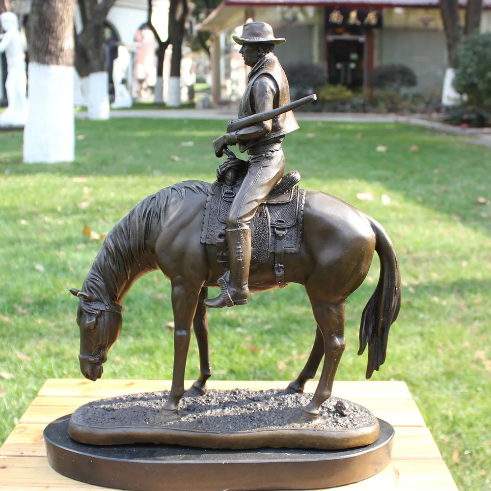 A young cowboy hunting like bronze sculpture works of art jewelry gift real European hotel decoration
A young cowboy hunting like bronze sculpture works of art jewelry gift real European hotel decoration