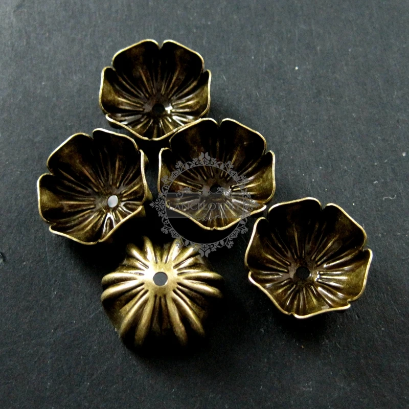 17mm vintage style antiqued bronze plated filigree glass dome beads cap DIY beading supplies findings 1561012
17mm vintage style antiqued bronze plated filigree glass dome beads cap DIY beading supplies findings 1561012