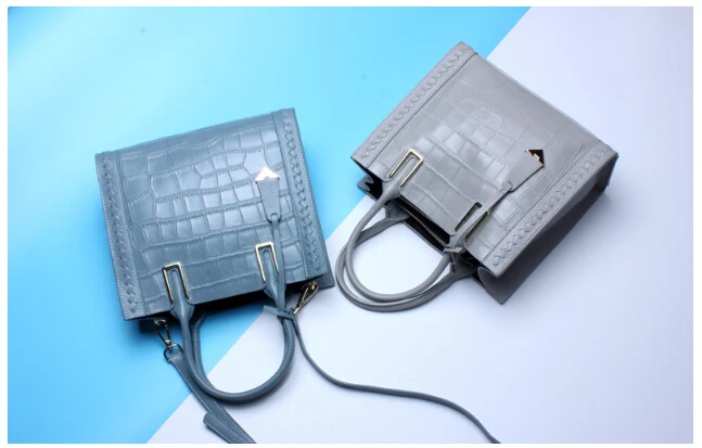 Simple style women's genuine leather handbag chain one shoulder bag cute messenger bag e589655fg1
Simple style women's genuine leather handbag chain one shoulder bag cute messenger bag e589655fg1