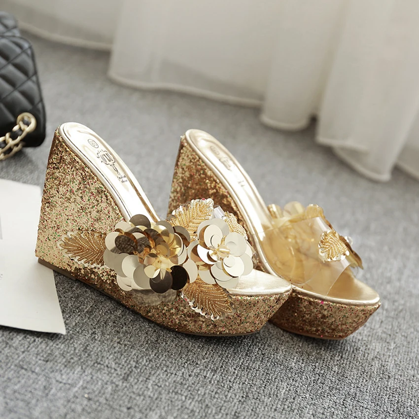 2019 New Fashion Women Platform Sandals Wedges Sandals Summer Gold/Silver Female Shoes Casual Lady Shoes Woman Footwear 
2019 New Fashion Women Platform Sandals Wedges Sandals Summer Gold/Silver Female Shoes Casual Lady Shoes Woman Footwear