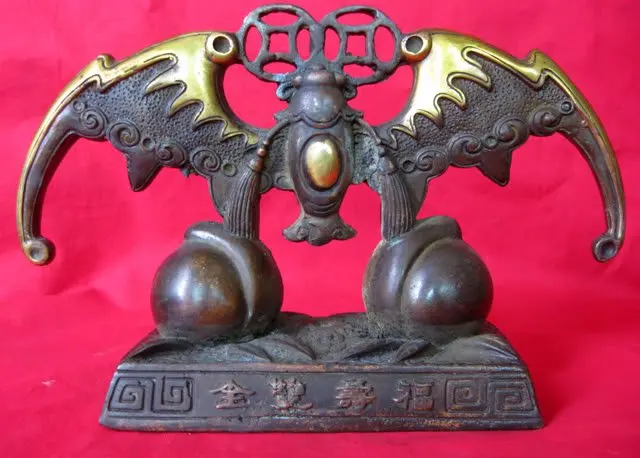 Rare Distinctive Old Qing Dynasty Copper Ornament---Propitious Bat,Elegant sculpture,Free shipping
Rare Distinctive Old Qing Dynasty Copper Ornament---Propitious Bat,Elegant sculpture,Free shipping