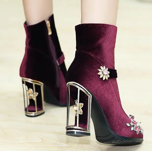 elegant woman Luxury diamond flowers beading gold cage heel ankle boots velvet woman boots
elegant woman Luxury diamond flowers beading gold cage heel ankle boots velvet woman boots