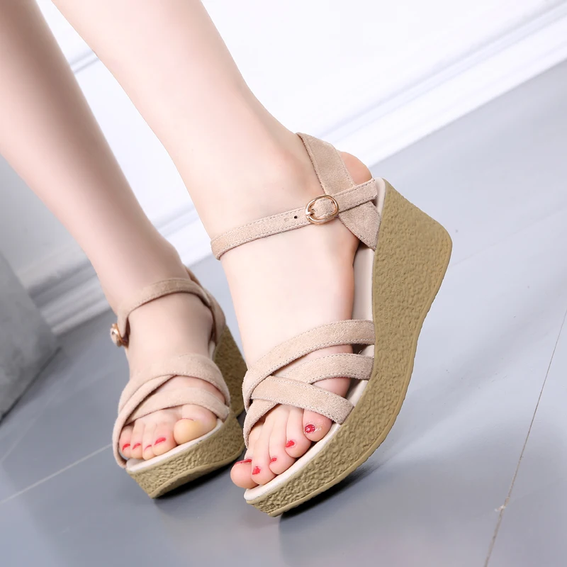 Женские босоножки на танкетке, удобные сандалии на высоком каблуке и платформе для отдыха, Новинка лета 2021 
Женские босоножки на танкетке, удобные сандалии на высоком каблуке и платформе для отдыха, Новинка лета 2021