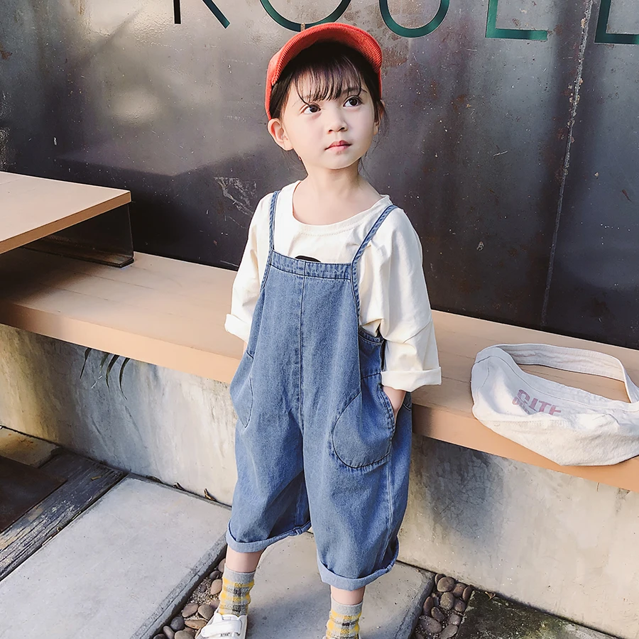 Spring Autumn Baby Girls Denim Jumpsuit Pants Loose Kids Romper Big Pocket kids Girl Overall Jeans Pants Girls Boy Denim Costume
Spring Autumn Baby Girls Denim Jumpsuit Pants Loose Kids Romper Big Pocket kids Girl Overall Jeans Pants Girls Boy Denim Costume