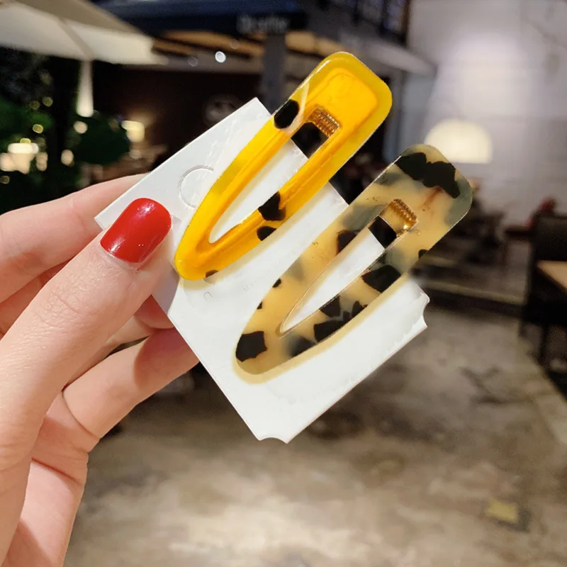 1PC Fashion Leopard Hairpins Vintage Hollow Hair Clips for Women Geometric Acrylic Girls Barrettes Korean Lady Hair Accessories
1PC Fashion Leopard Hairpins Vintage Hollow Hair Clips for Women Geometric Acrylic Girls Barrettes Korean Lady Hair Accessories