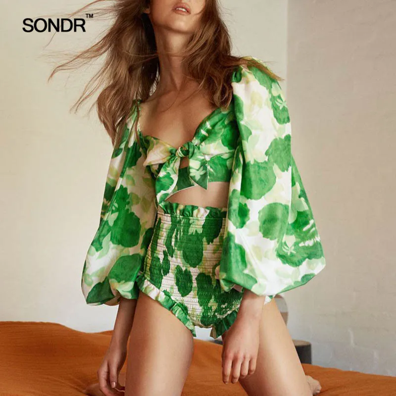 SONDR Print Sexy Two Piece Set Women Square Collar Lantern Sleeve Crop Tops High Waist Slim Shorts Female Suit Summer
SONDR Print Sexy Two Piece Set Women Square Collar Lantern Sleeve Crop Tops High Waist Slim Shorts Female Suit Summer