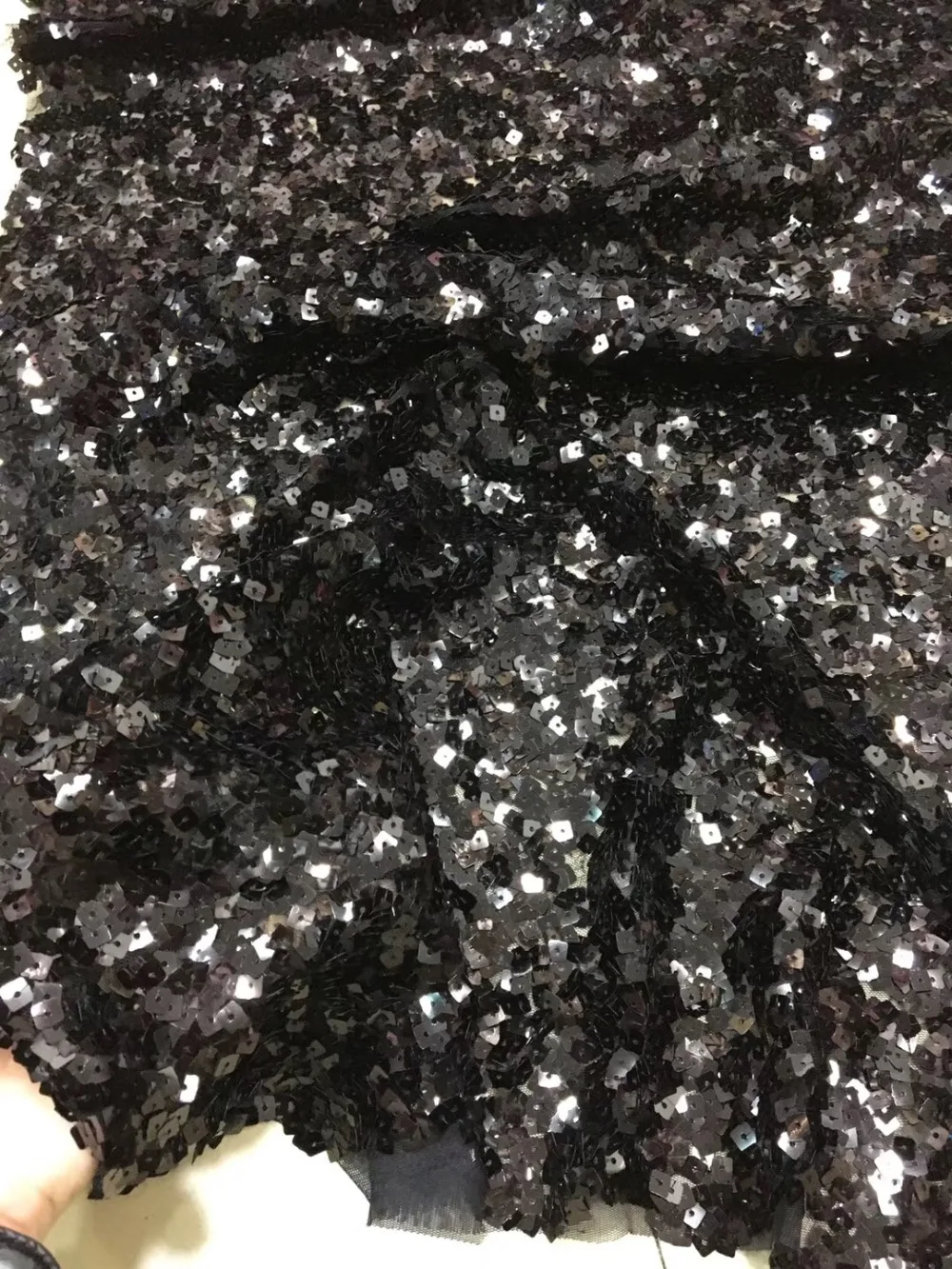 stock 5yards/bag xx021# color2 Simple fashio good quality sequin tulle mesh lace fabric for bridal wedding dress/sawing
stock 5yards/bag xx021# color2 Simple fashio good quality sequin tulle mesh lace fabric for bridal wedding dress/sawing