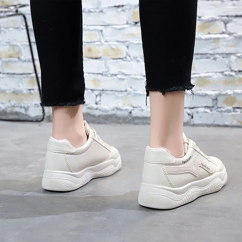 Spring flat base white shoes women 2019 new hundred casual shoes Korean version of Chi running board shoes
Spring flat base white shoes women 2019 new hundred casual shoes Korean version of Chi running board shoes