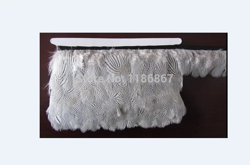 Wholesale!10Yards/lot Height 5-6cm Pinstripe Silver Pheasant feather fringe natural color feather trimming feather ribbon KX33
Wholesale!10Yards/lot Height 5-6cm Pinstripe Silver Pheasant feather fringe natural color feather trimming feather ribbon KX33