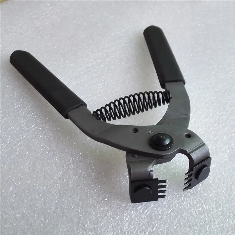 4mm 4 Prongs DIY Leather Craft Spacing Stitching Chisel Hole Punch Piercing Nippers Pliers Sewing Tool
4mm 4 Prongs DIY Leather Craft Spacing Stitching Chisel Hole Punch Piercing Nippers Pliers Sewing Tool