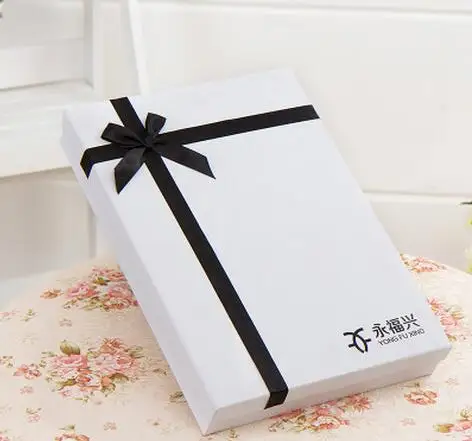 custom black luxury flower box round hat boxes preserved round flower box for rose flowers,size:32x25x5cm,1000pcs a lot
custom black luxury flower box round hat boxes preserved round flower box for rose flowers,size:32x25x5cm,1000pcs a lot