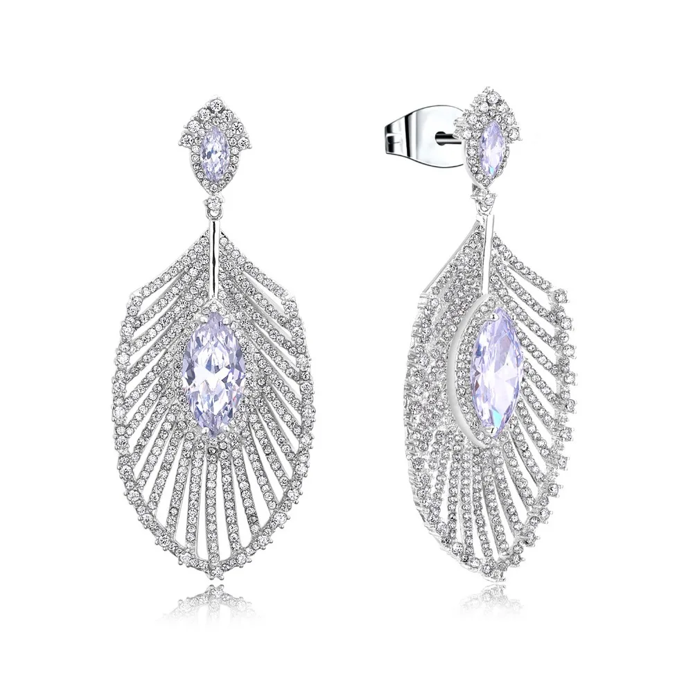 Newest big women Earrings luxury drop Earring white gold color setting white cz earring wedding Fashion jewelry Free shipping
Newest big women Earrings luxury drop Earring white gold color setting white cz earring wedding Fashion jewelry Free shipping