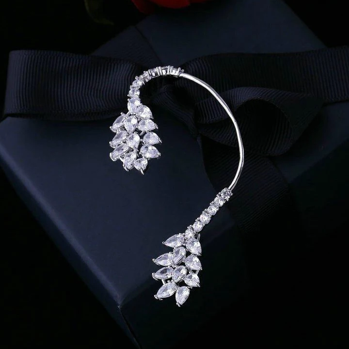 New Luxury Single Piece AAA Cubic Zirconia ear Clip Earring Marquise shape Ear Cuff Earrings Ear expansion Women Jewelry
New Luxury Single Piece AAA Cubic Zirconia ear Clip Earring Marquise shape Ear Cuff Earrings Ear expansion Women Jewelry