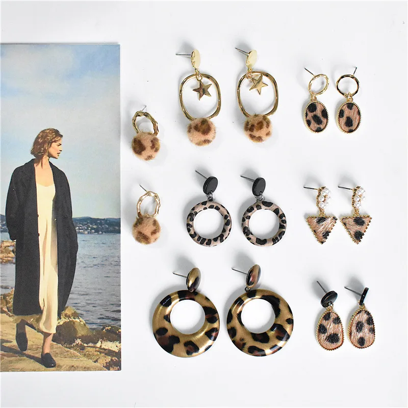 New Leopard-print Hair Ball Earrings And Earrings With Individual Geometric Earrings And Earrings
New Leopard-print Hair Ball Earrings And Earrings With Individual Geometric Earrings And Earrings