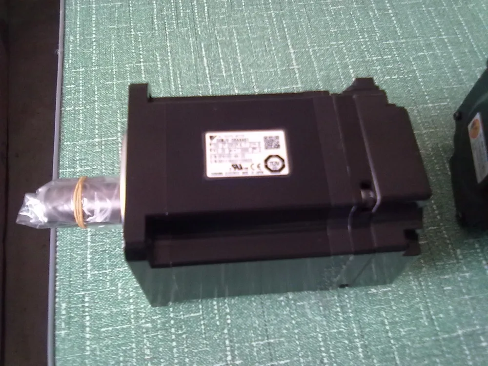 Servo motor SGMJV-01AAA61 , Original new within box , 12 months warranty , fastly shipping
Servo motor SGMJV-01AAA61 , Original new within box , 12 months warranty , fastly shipping