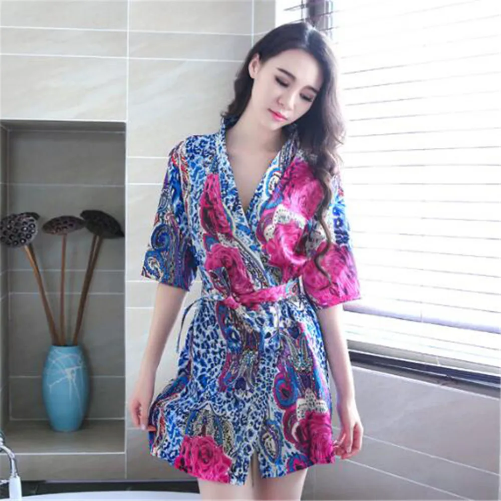 new Chinese style printing Leopard Print Large flower robe bathrobe sexy lingerie lenceria femenina sexy set seks vetement femme
new Chinese style printing Leopard Print Large flower robe bathrobe sexy lingerie lenceria femenina sexy set seks vetement femme