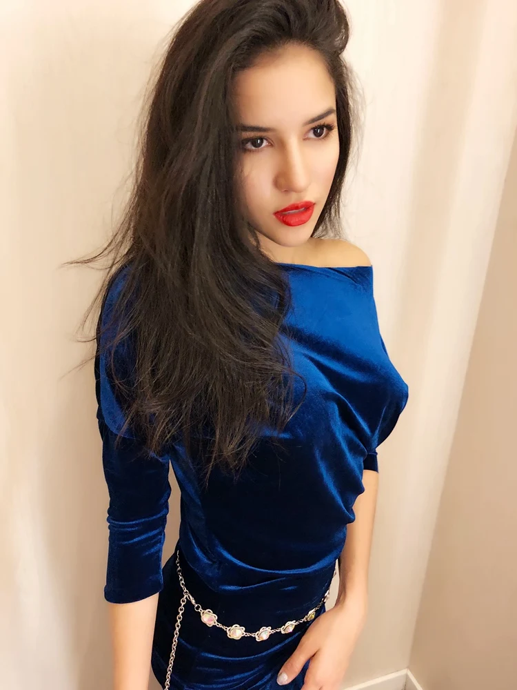 Newest warm winter woman velvet belly dance clothes belly dance costume girls dancer dress M, L
Newest warm winter woman velvet belly dance clothes belly dance costume girls dancer dress M, L