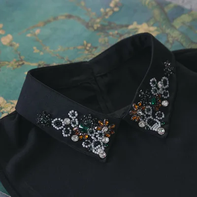 beaded diamond fake collar,sweater bottoming pleated lace shirt stand wild inside decorative collar patches
beaded diamond fake collar,sweater bottoming pleated lace shirt stand wild inside decorative collar patches