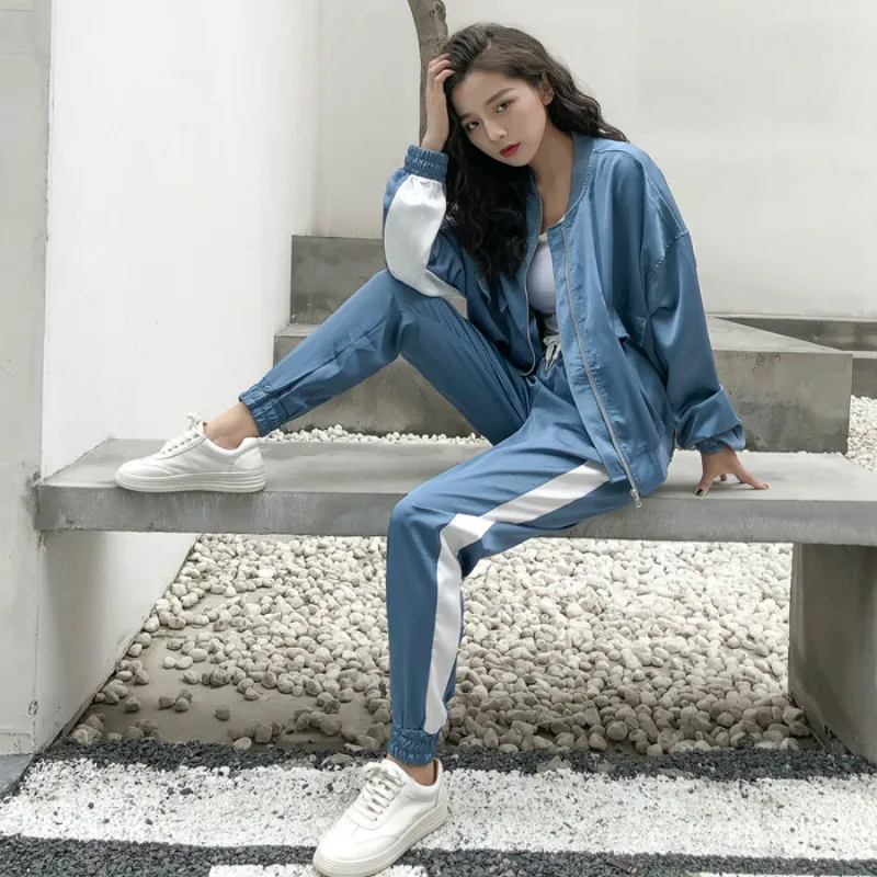 Women's suit sports two-piece suit women's 2020 spring and autumn new fashion foreign gas loose casual suit
Women's suit sports two-piece suit women's 2020 spring and autumn new fashion foreign gas loose casual suit