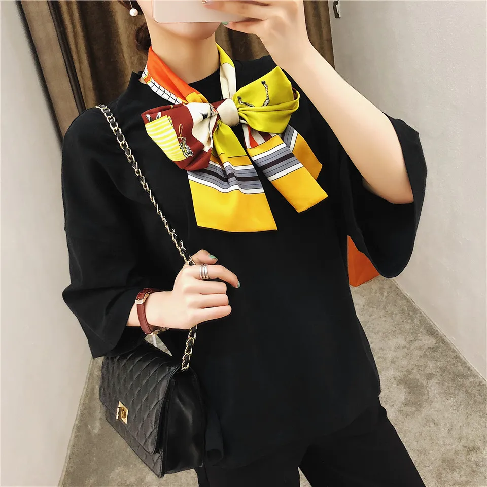 2021 Design Luxury Brand Plaid Horse Scarf Women Fashion Neckerchief Silk Scarves For Ladies Head Scarf Handkerchief Womens Tie
2021 Design Luxury Brand Plaid Horse Scarf Women Fashion Neckerchief Silk Scarves For Ladies Head Scarf Handkerchief Womens Tie